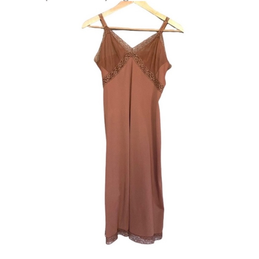 Vintage 60s brown full slip lace trim accordion fold bust Munsingwear Sz 34